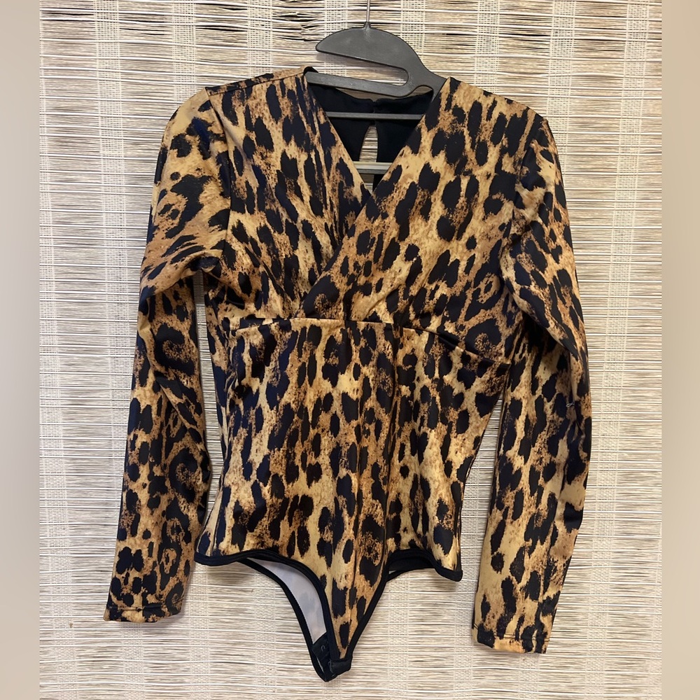 Leopard Print Bodyshape Stagmi. It Makes You Look 10 pounds Less